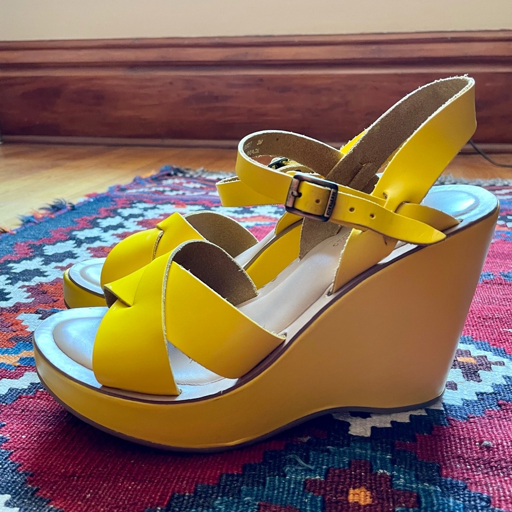 KORK EASE Yellow Bette 4” Platform Sandal 39.